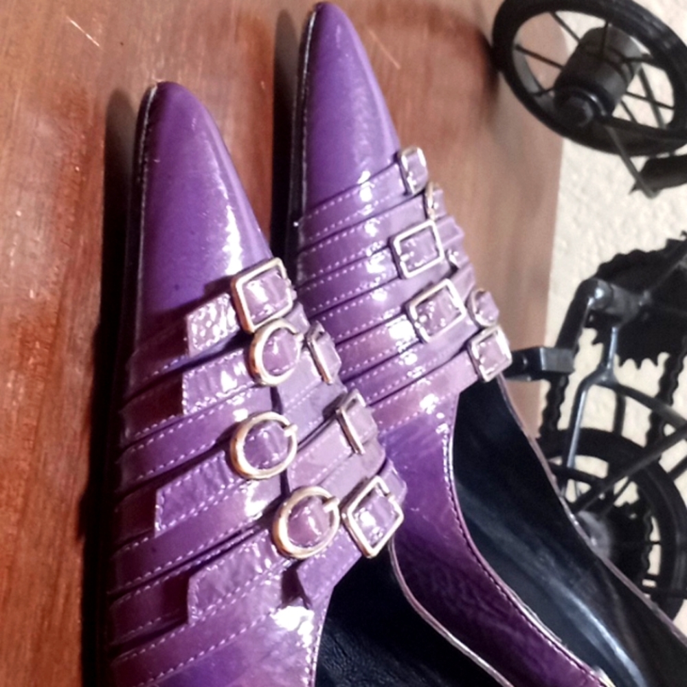 Cute! Ballistic pointed witchy heels